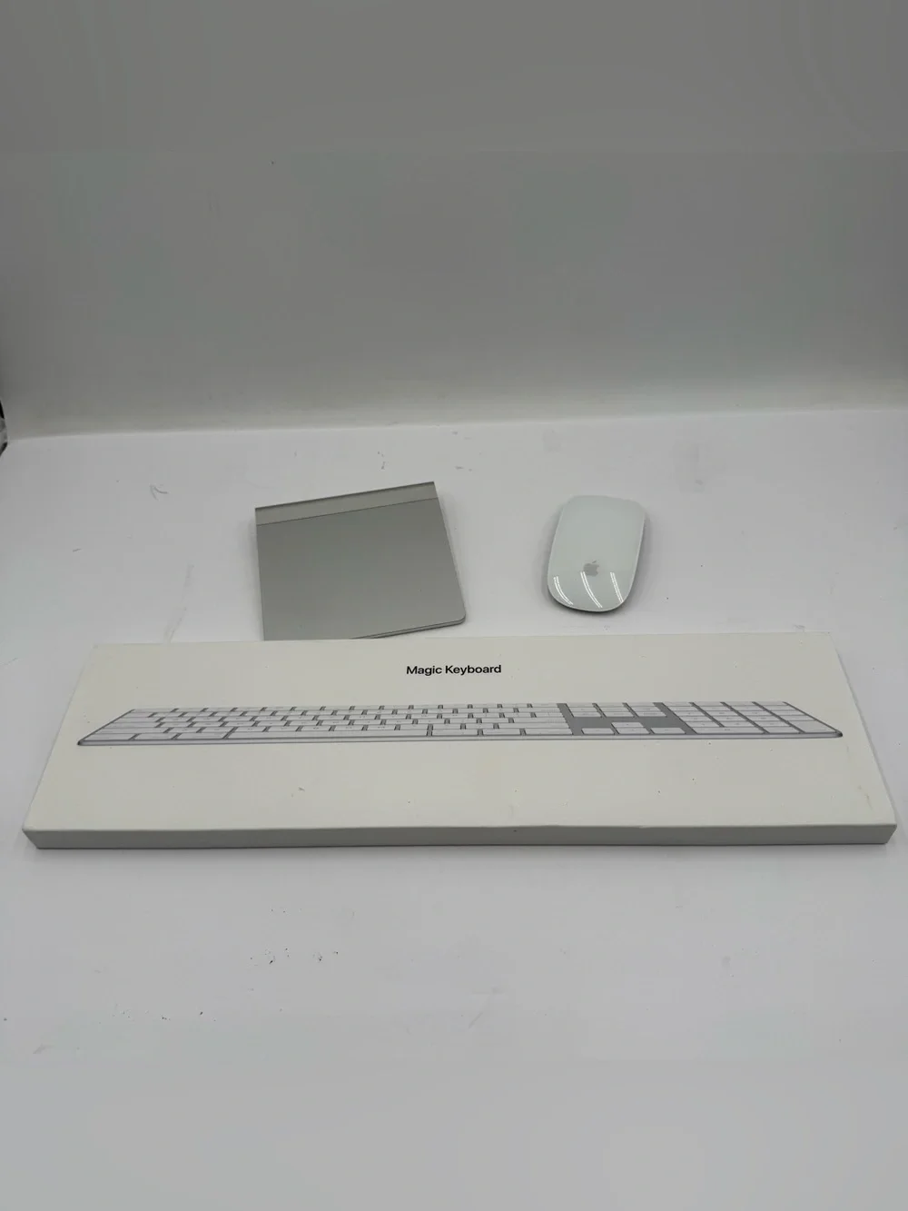 E5 Apple A1339 Magic Trackpad, A1657 Magic Mouse 2, A1843 Keyboard Bundle